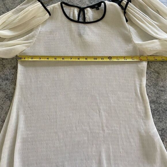 Cue 8 Medium White Chiffon Semi Sheer Blouse Black Trim Tied Sleeve Crew - Picture 8 of 10